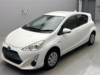 TOYOTA AQUA 2016