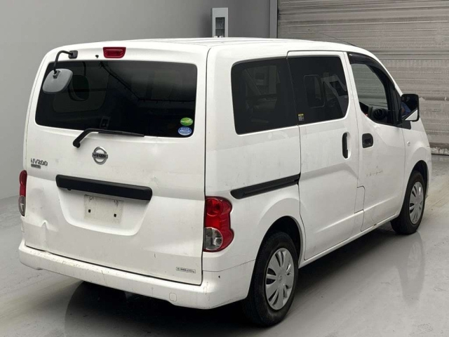 NISSAN NV200 2019
