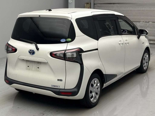 TOYOTA SIENTA 2018