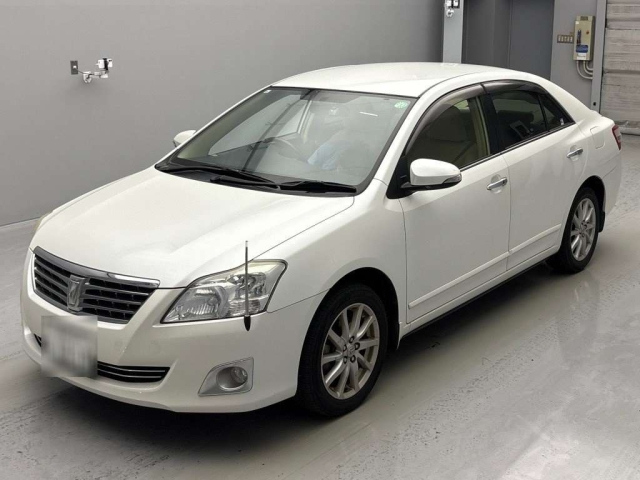 TOYOTA PREMIO 2013