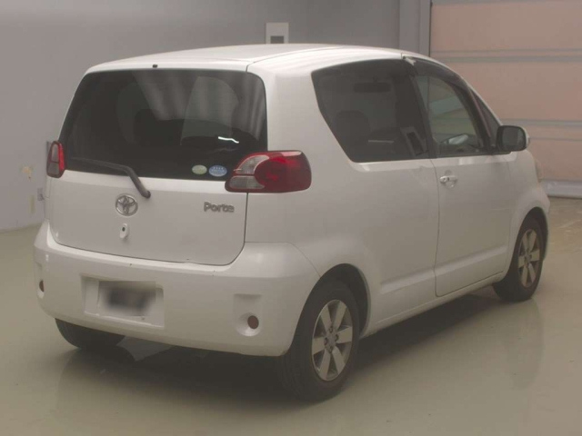 TOYOTA PORTE 2010