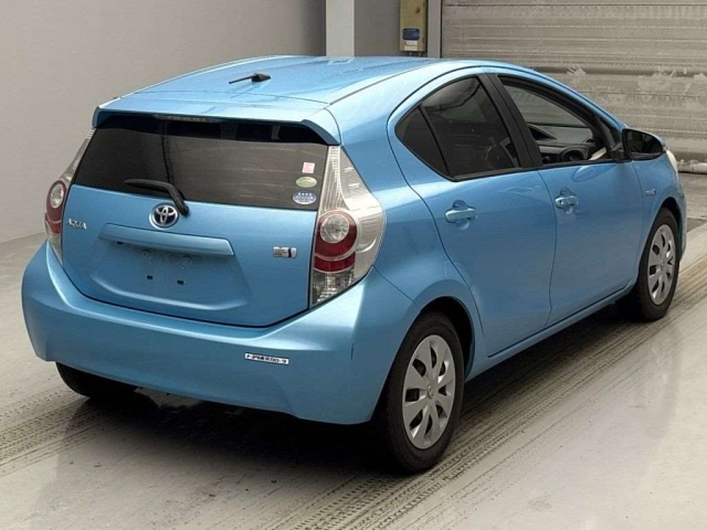 TOYOTA AQUA 2012