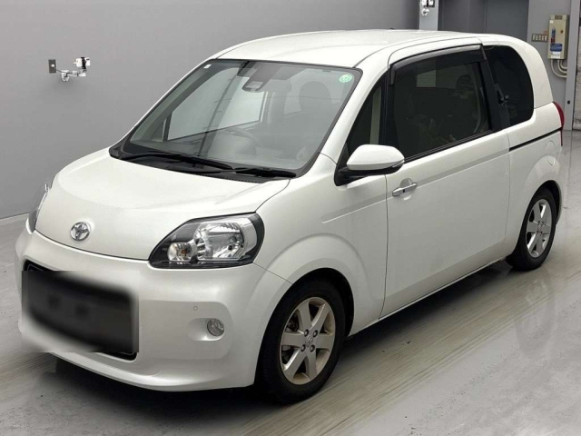 TOYOTA PORTE 2020