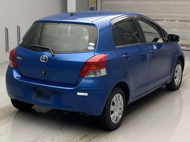 TOYOTA VITZ 2010