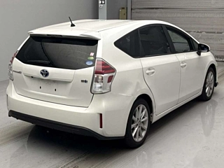 TOYOTA PRIUS ALPHA 2021