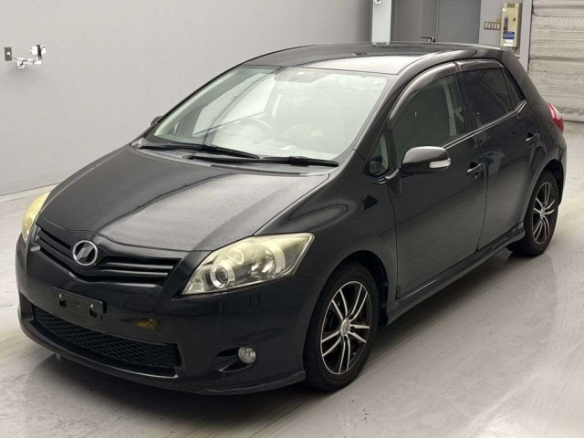 TOYOTA AURIS 2011