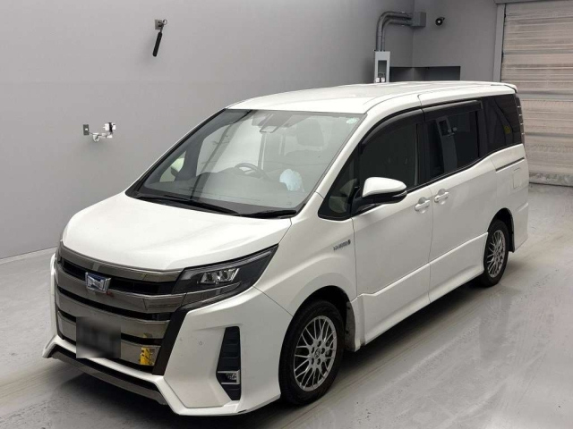 TOYOTA NOAH 2020