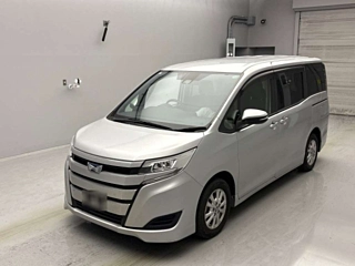 TOYOTA NOAH 2020