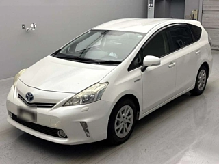 TOYOTA PRIUS ALPHA 2013