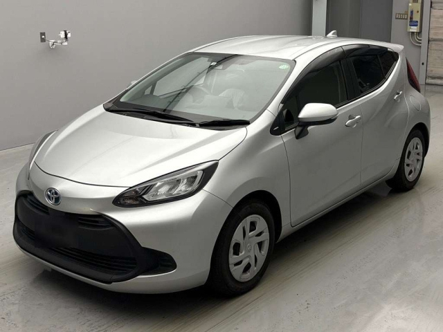 TOYOTA AQUA 2022