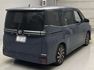TOYOTA VOXY 2023