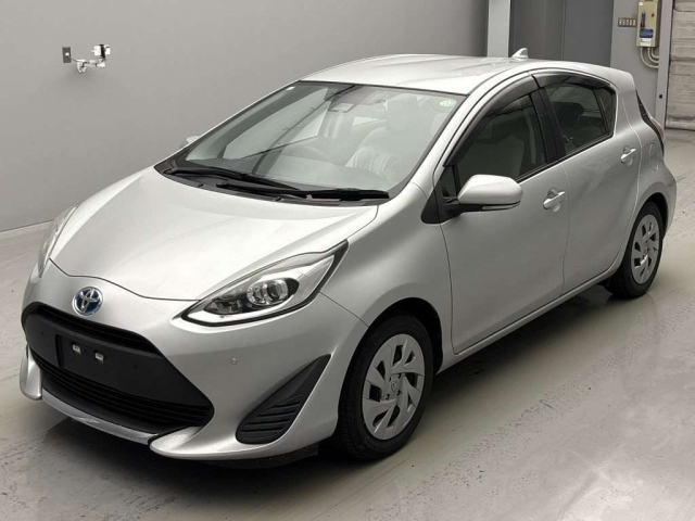 TOYOTA AQUA 2020