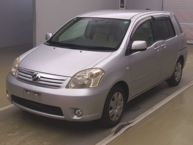 TOYOTA RAUM 2009