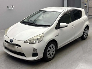 TOYOTA AQUA 2013
