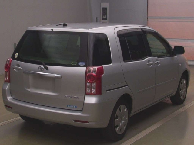TOYOTA RAUM 2009