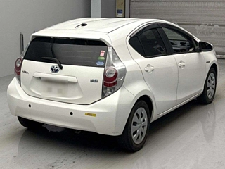 TOYOTA AQUA 2013