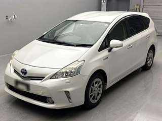 TOYOTA PRIUS ALPHA 2014