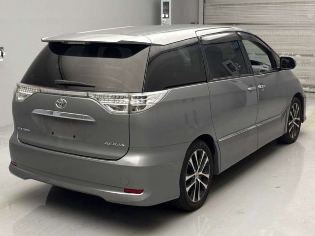 TOYOTA ESTIMA 2013