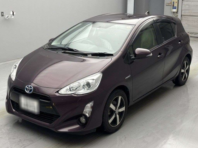 TOYOTA AQUA 2016