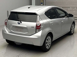 TOYOTA AQUA 2012