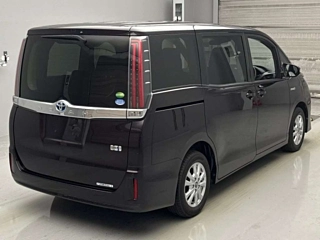 TOYOTA NOAH 2017