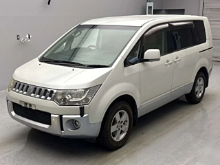 MITSUBISHI DELICA D5 2010