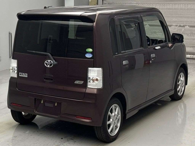 TOYOTA PIXIS SPACE 2014