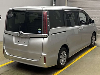 TOYOTA NOAH 2020