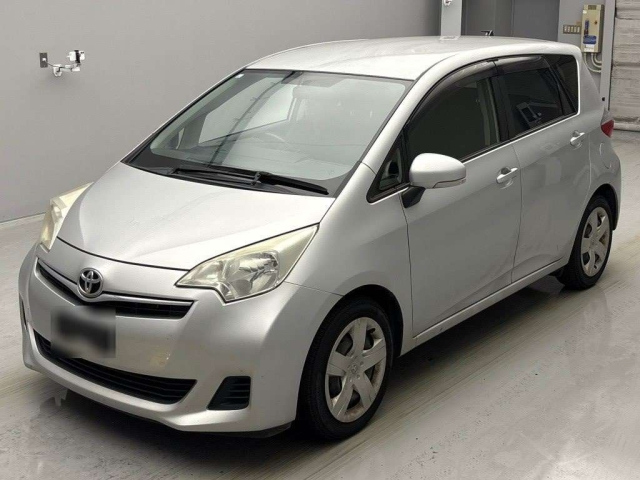 TOYOTA RACTIS 2013