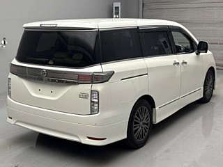 NISSAN ELGRAND 2017