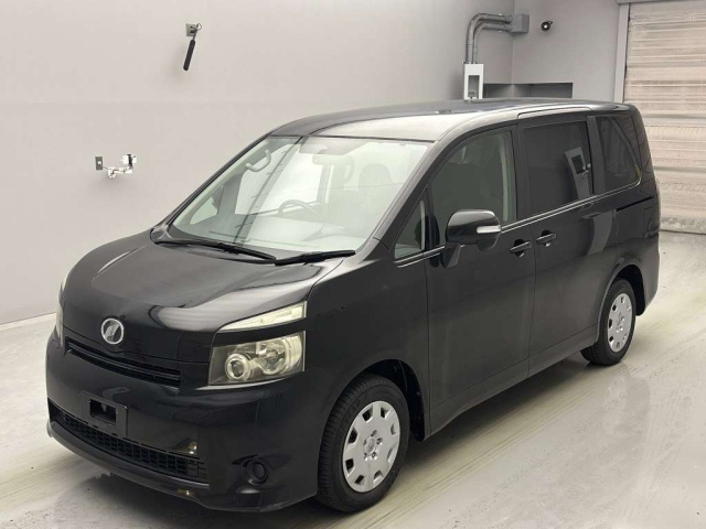 TOYOTA VOXY 2009