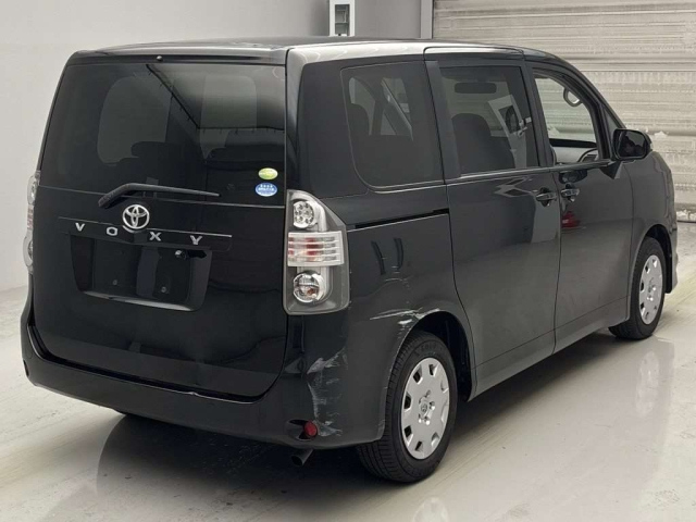 TOYOTA VOXY 2009