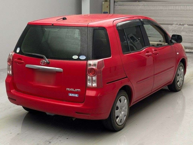 TOYOTA RAUM 2010