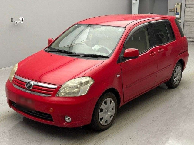 TOYOTA RAUM 2010