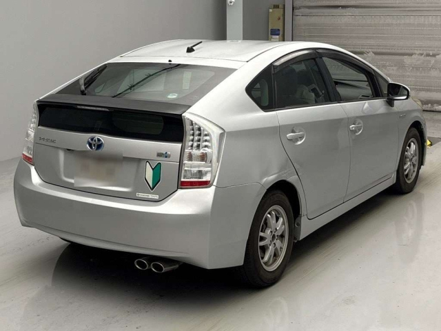 TOYOTA PRIUS 2010
