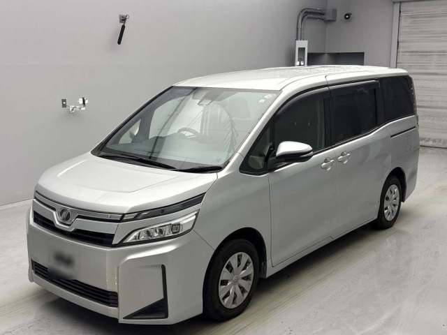 TOYOTA VOXY 2018