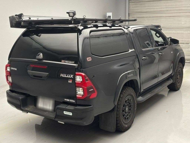 TOYOTA HILUX 2022