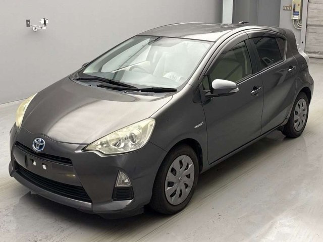 TOYOTA AQUA 2013