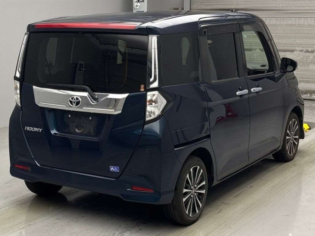 TOYOTA ROOMY 2022