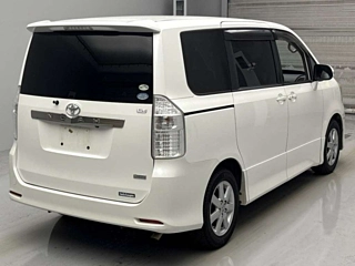TOYOTA NOAH 2008
