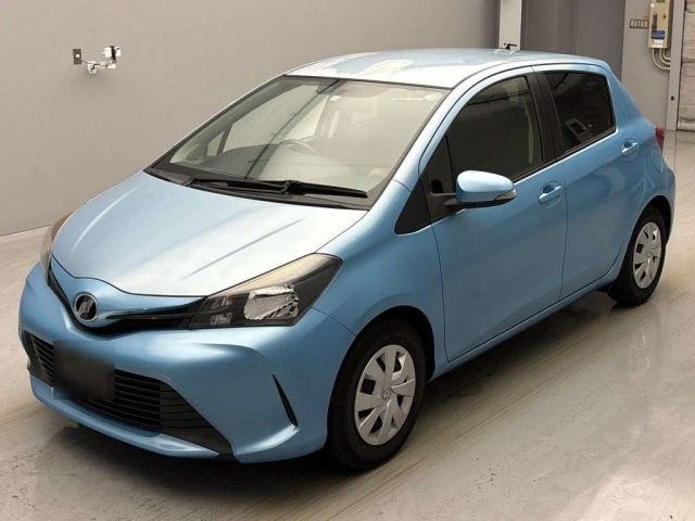 TOYOTA VITZ 2016