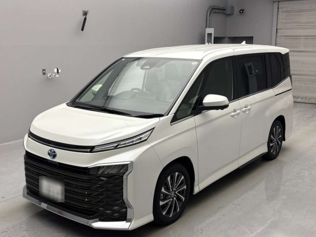 TOYOTA VOXY 2025