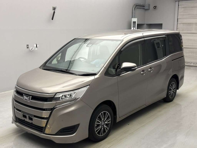 TOYOTA NOAH 2019