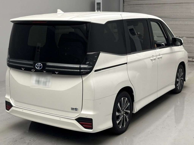 TOYOTA VOXY 2025