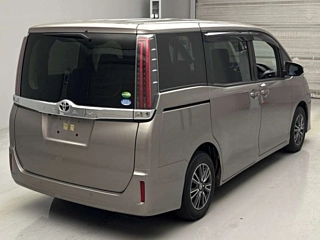 TOYOTA NOAH 2019