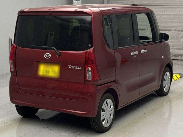 DAIHATSU TANTO 2024