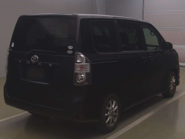TOYOTA VOXY 2009
