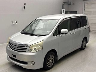 TOYOTA NOAH 2012