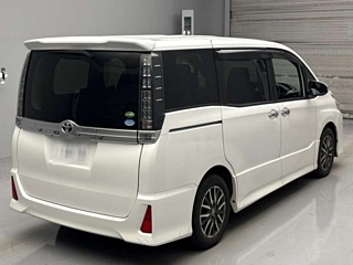 TOYOTA VOXY 2016