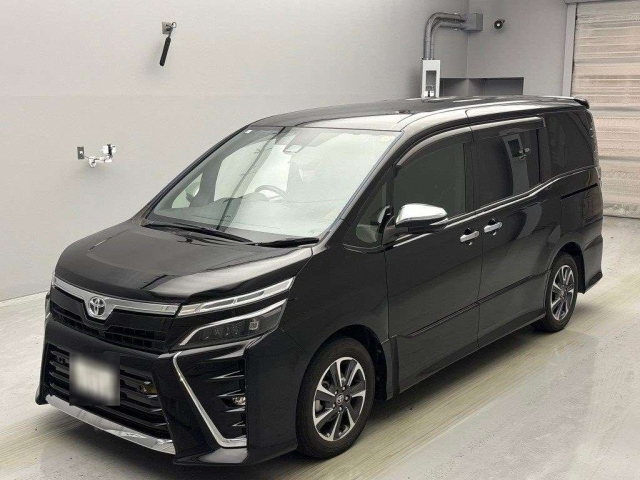 TOYOTA VOXY 2021